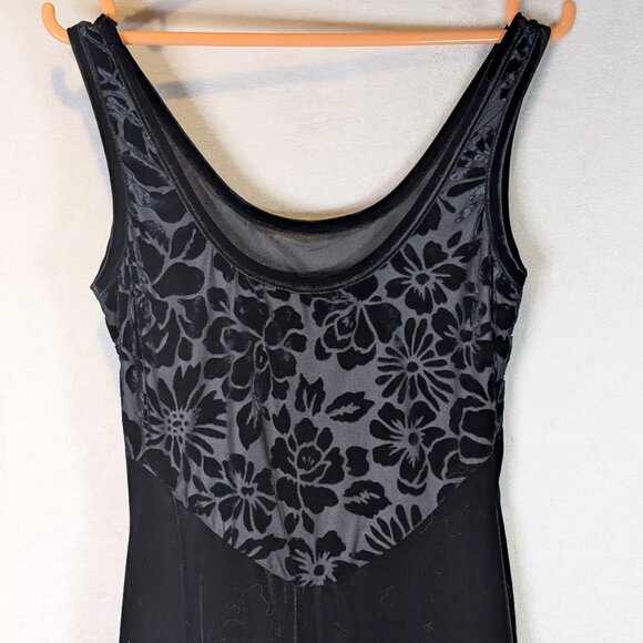 Black burned out long velvet floral design by Smart Set. Size 0 - Picture 4 of 5